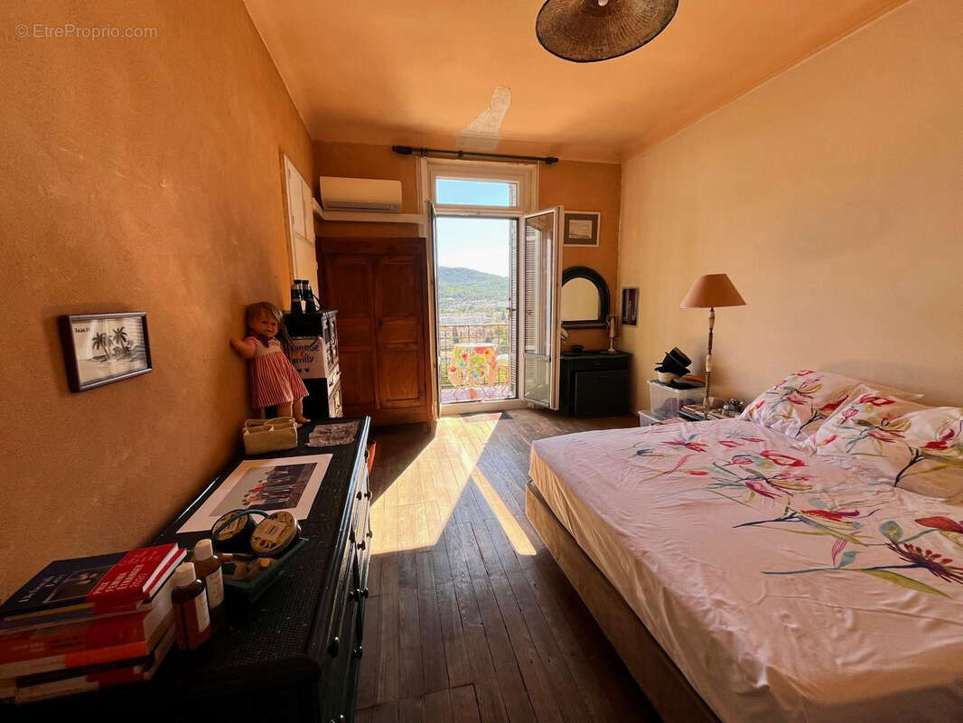 Appartement à HYERES