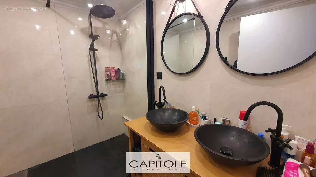 Appartement à VALLAURIS