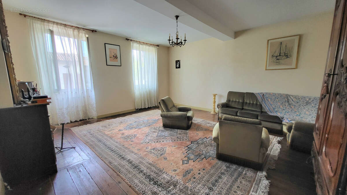 Maison à SAINT-ANDRE-DE-CUBZAC