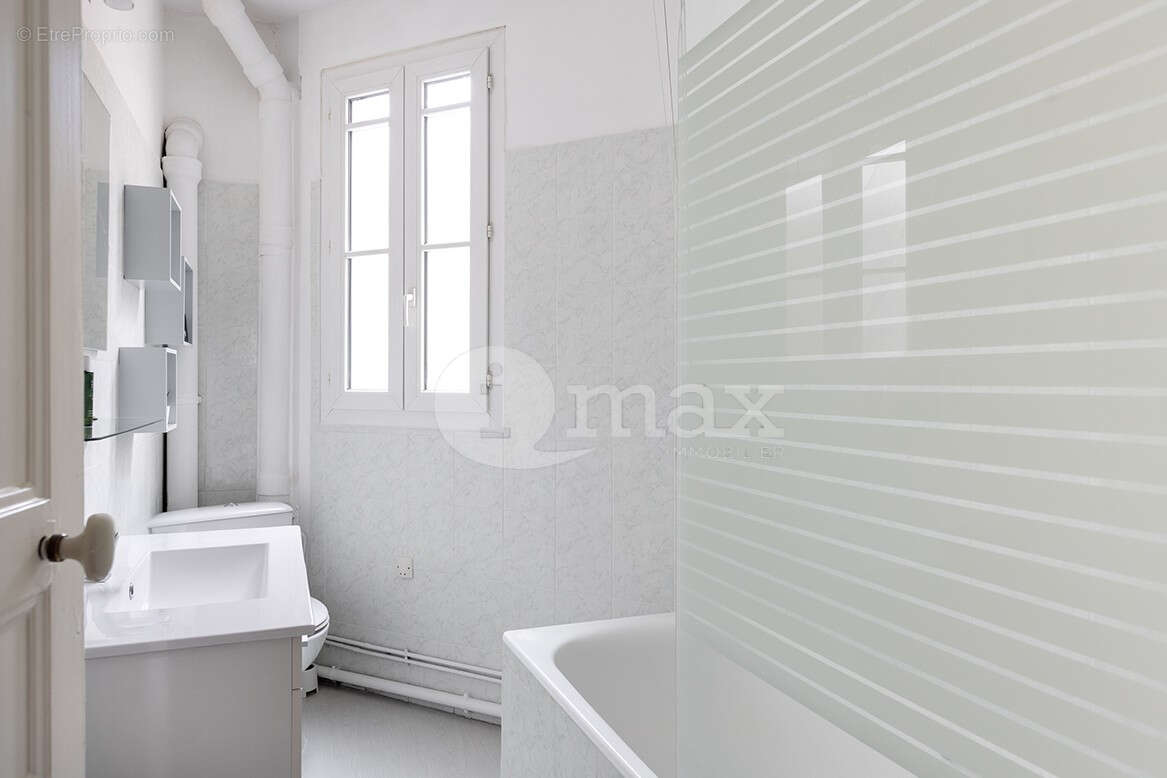 Appartement à COURBEVOIE