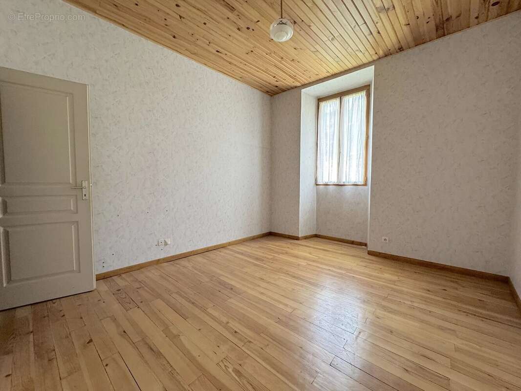 Appartement à SAINT-MICHEL-DE-MAURIENNE