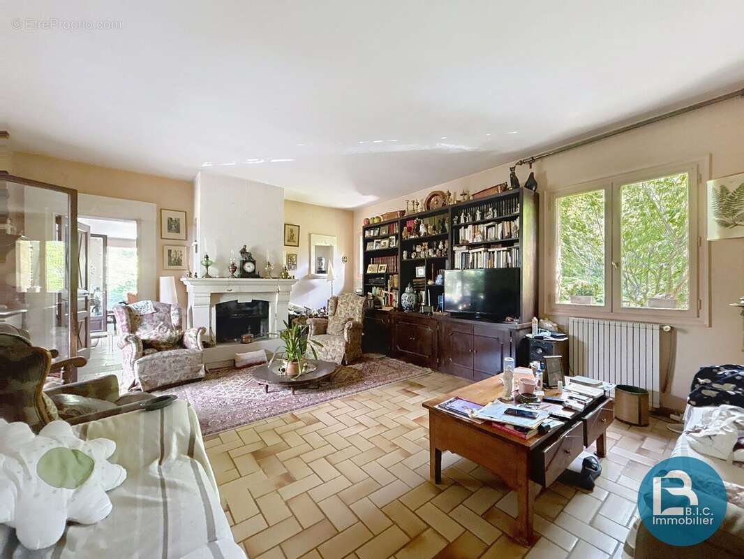 Maison à SAINTE-FOY-LES-LYON