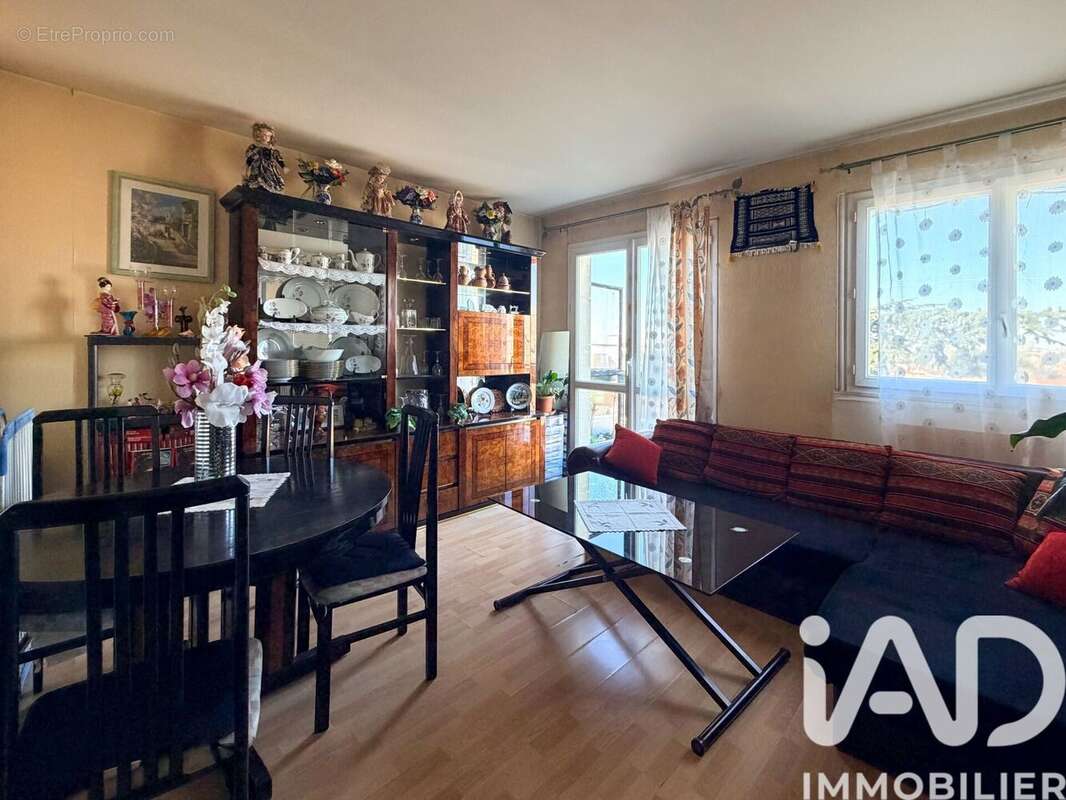 Photo 4 - Appartement à PIERREFITTE-SUR-SEINE