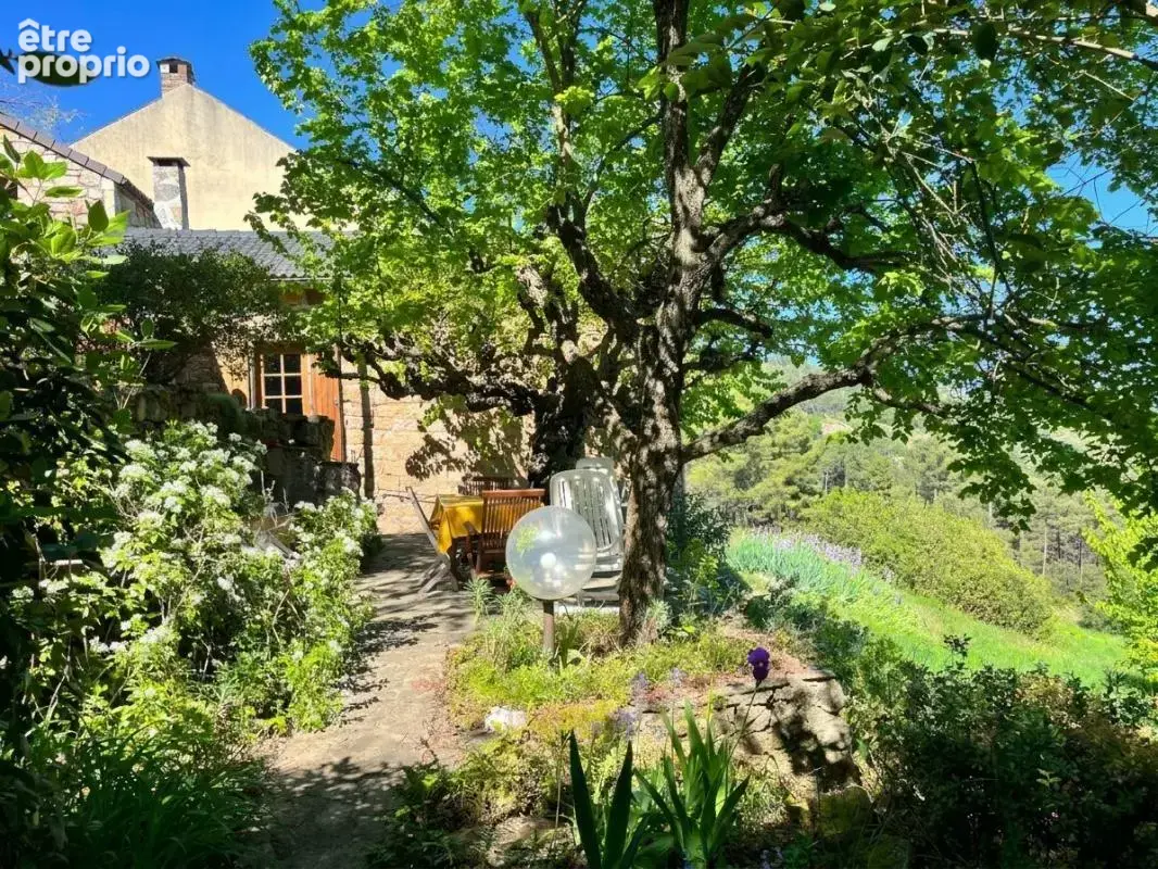 Petite maison d'été + jardin + piscine - photo 2