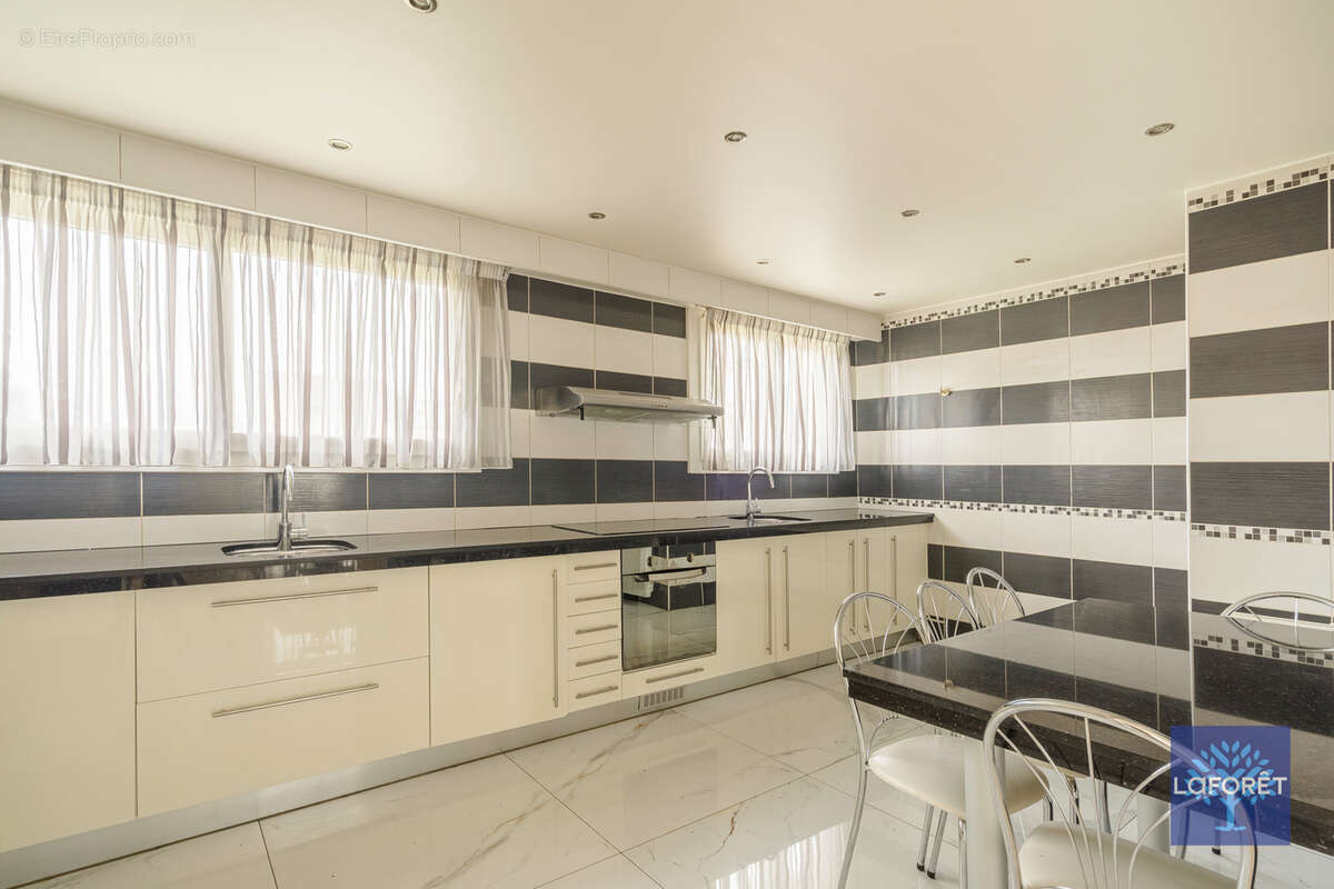 Maison à LES PAVILLONS-SOUS-BOIS