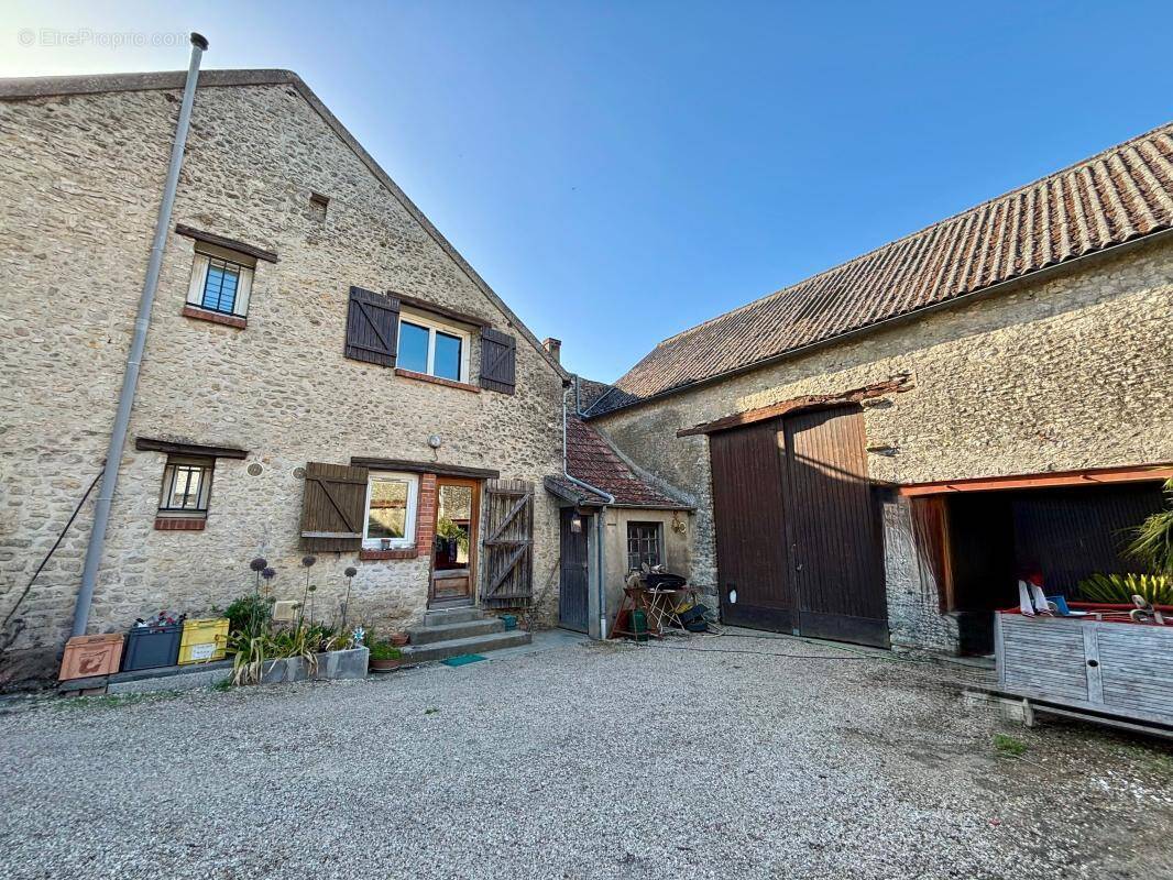 Maison à MEREVILLE