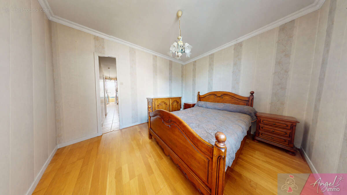 maison sur sous sol avec 2032 m2 de terrain à Saint Vit - photo 8