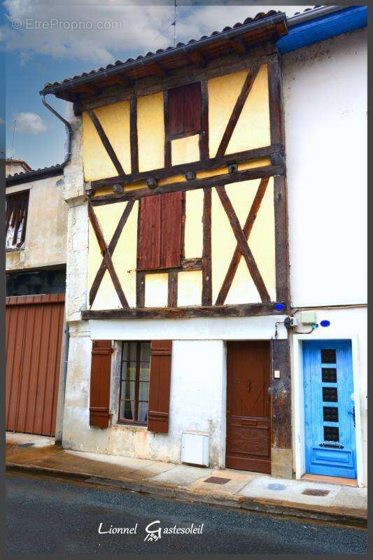 Maison à vendre 3/4 chambres à colombages au cœur de la bastide, idéale pour vivre ou investir à deux pas de la Dordogne à SAINT - photo 17