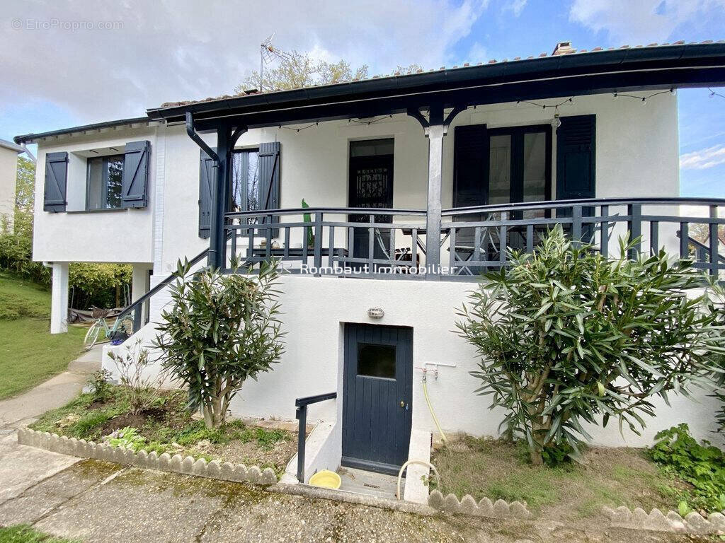 Maison à LA CELLE-SAINT-CLOUD