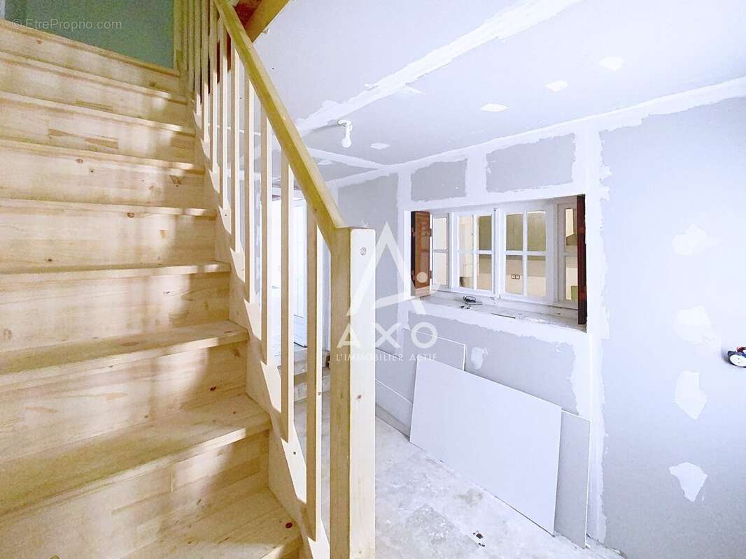 Maison à POILLY-LEZ-GIEN