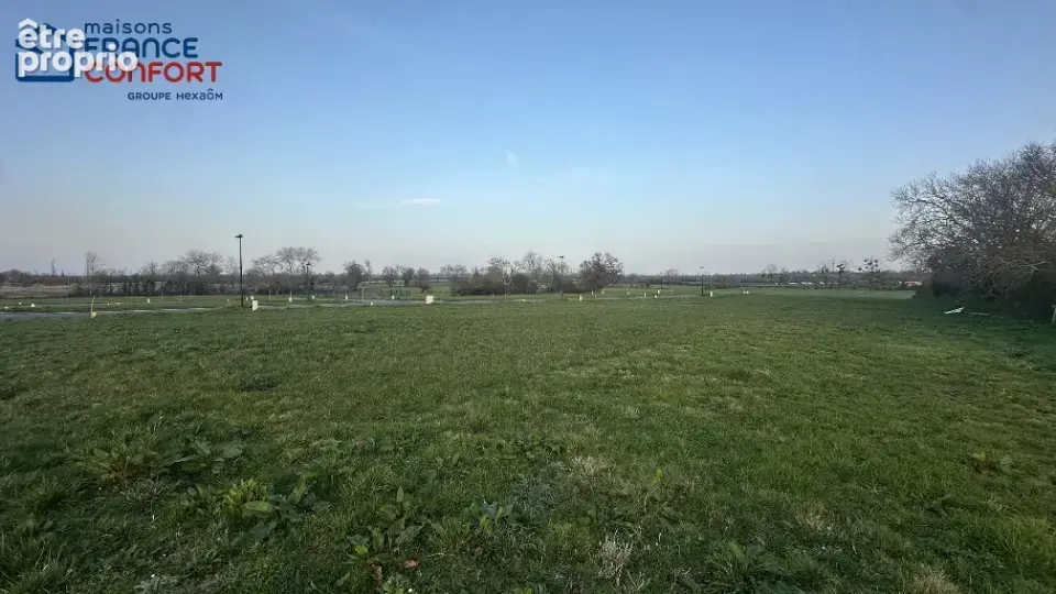Terrain à LES VEYS