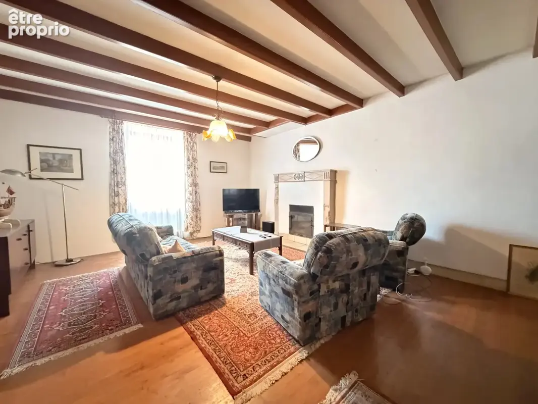 Maison en pierre pleine de potentiel à proximité d’Aigre et de Tusson - photo 5
