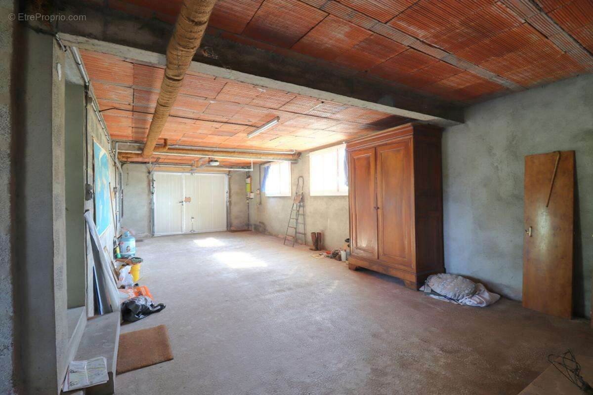 Maison à SAINTE-OUENNE