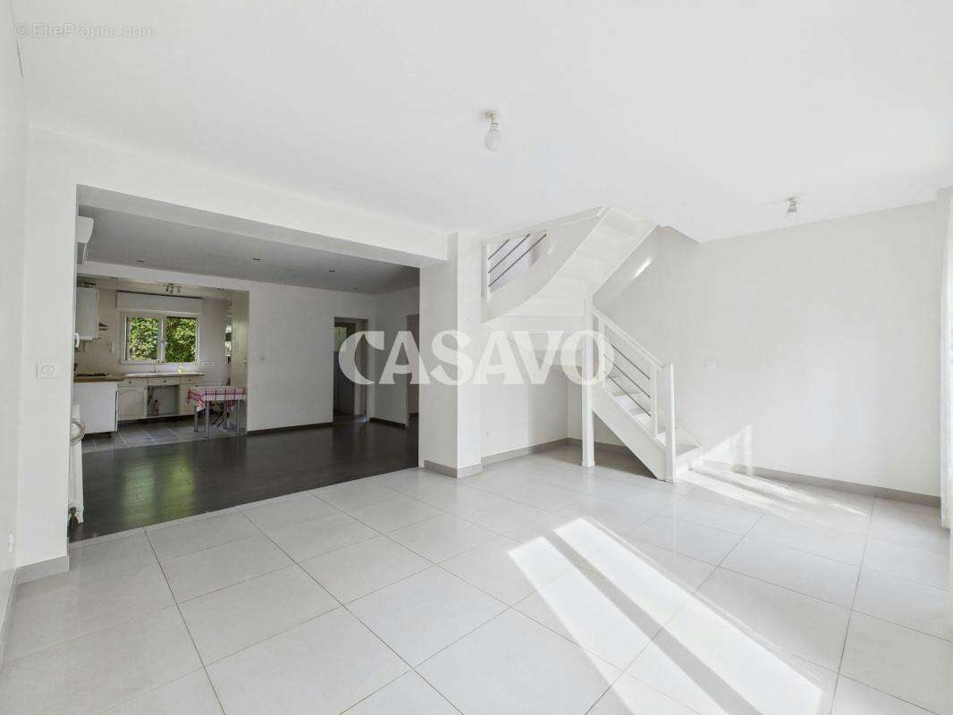 Vente Maison 6 pièces de 115m² - 95120 Ermont - photo 3