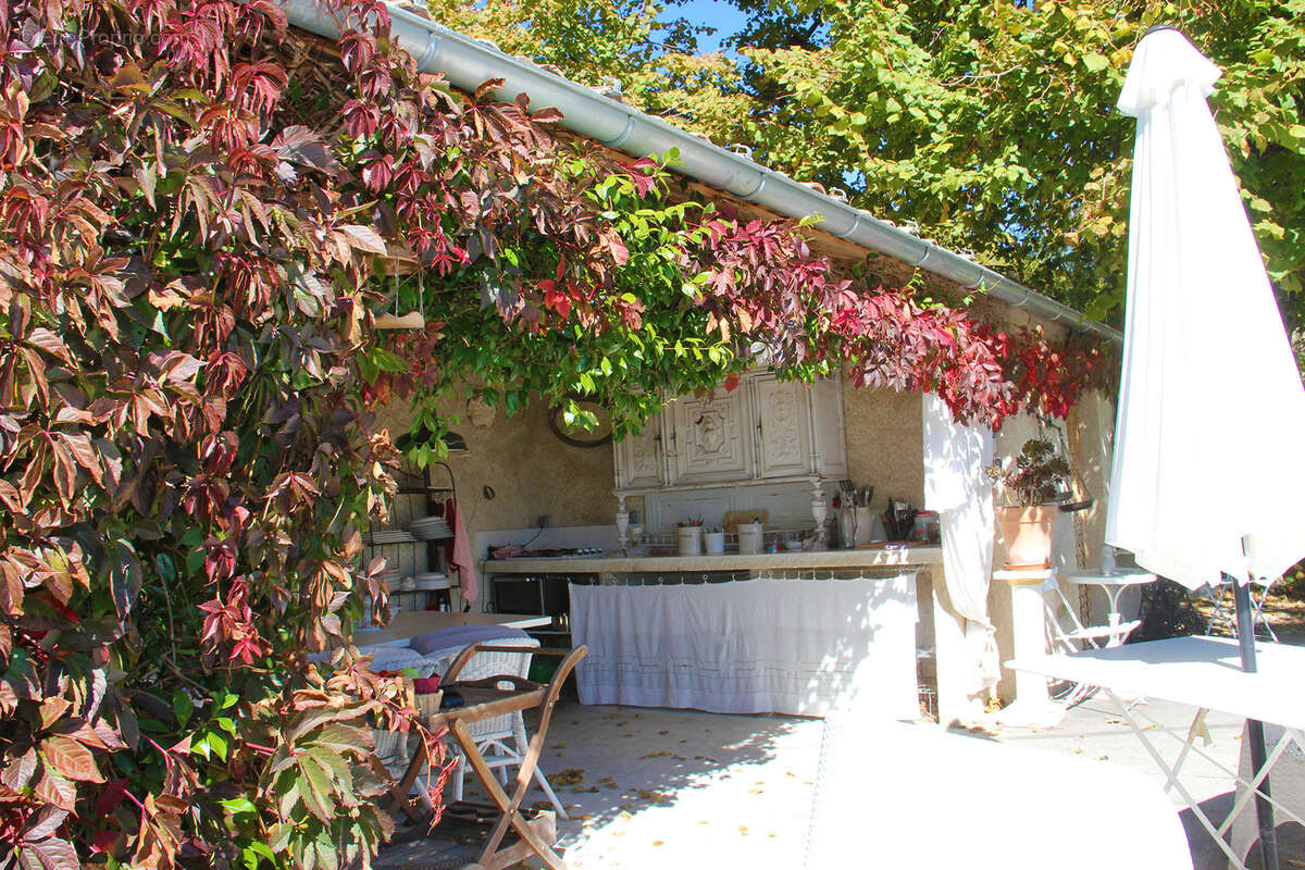 Maison de 182 m2 accessible PMR avec ascenseur   Terrain de 4 000 m2 - photo 3