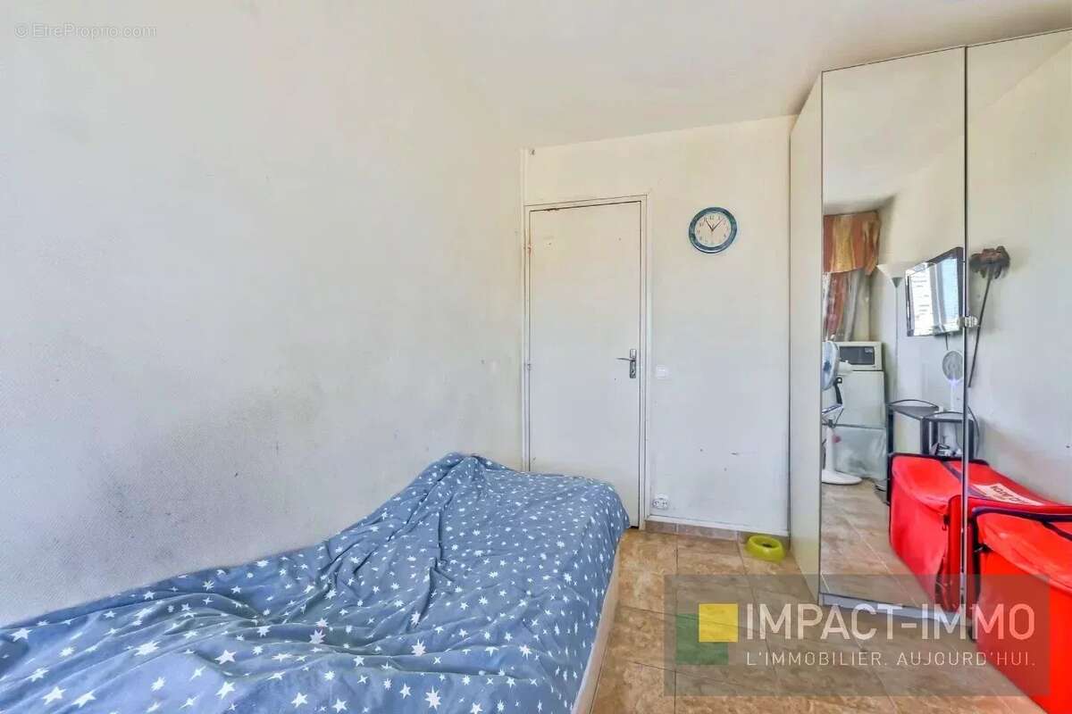Appartement à COURBEVOIE