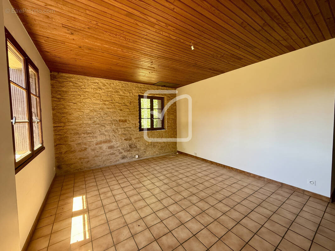 Maison à MARCILLAC-SAINT-QUENTIN