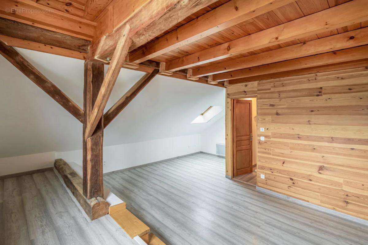 Maison à MONTHION