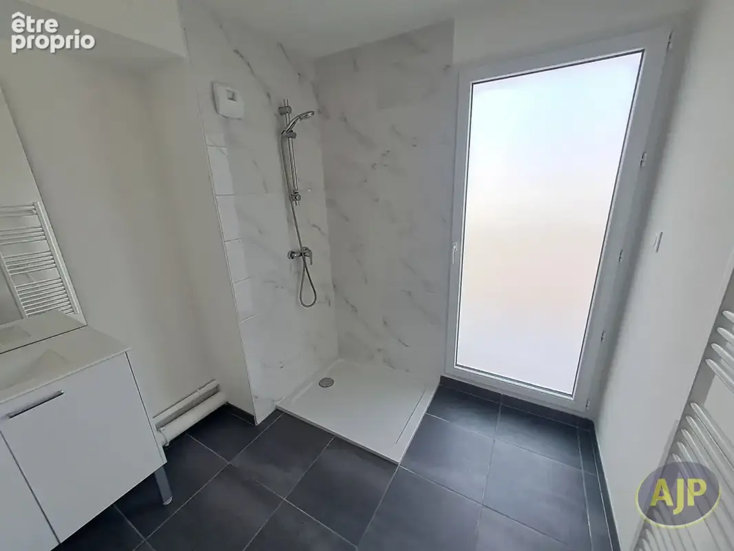 CHALLANS - Appartement 2 chambres - photo 3