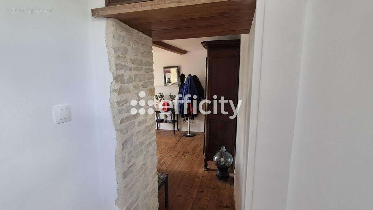 Maison à LONGUES-SUR-MER