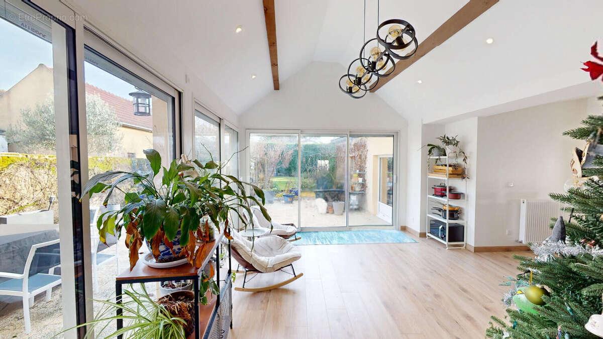 Maison à BAILLY-ROMAINVILLIERS