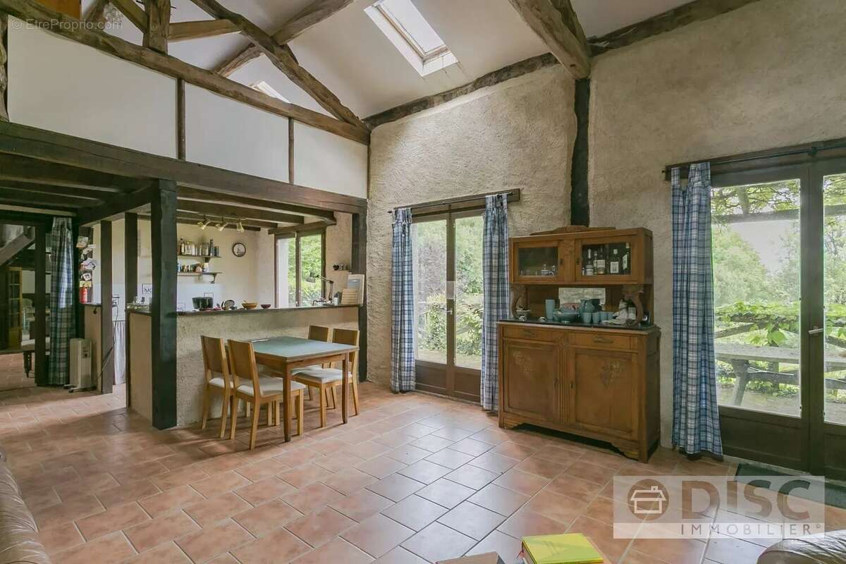 Maison à SAINT-MICHEL-DE-VAX