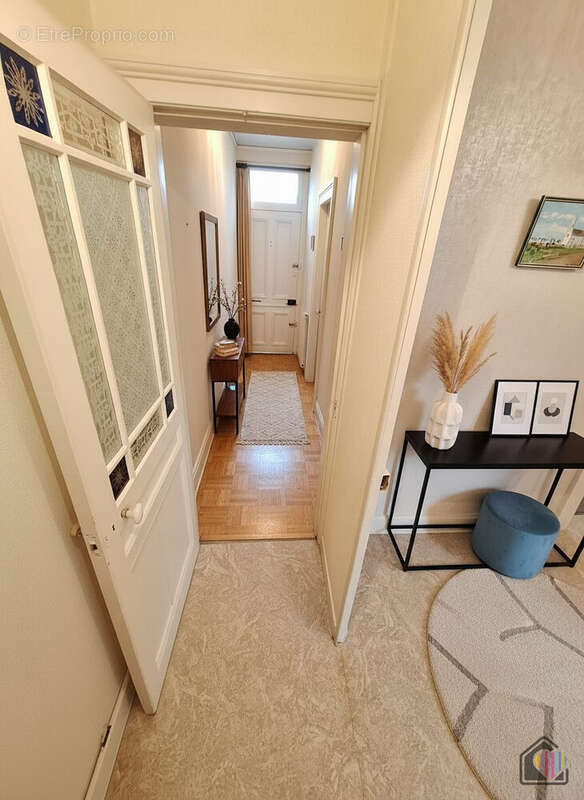 Entrée modernisée - générée par l'IA - Maison à FECAMP