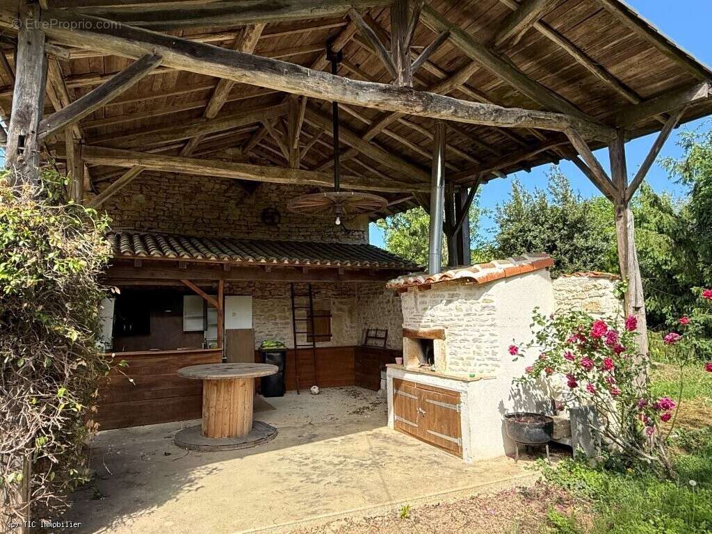 Maison à RUFFEC