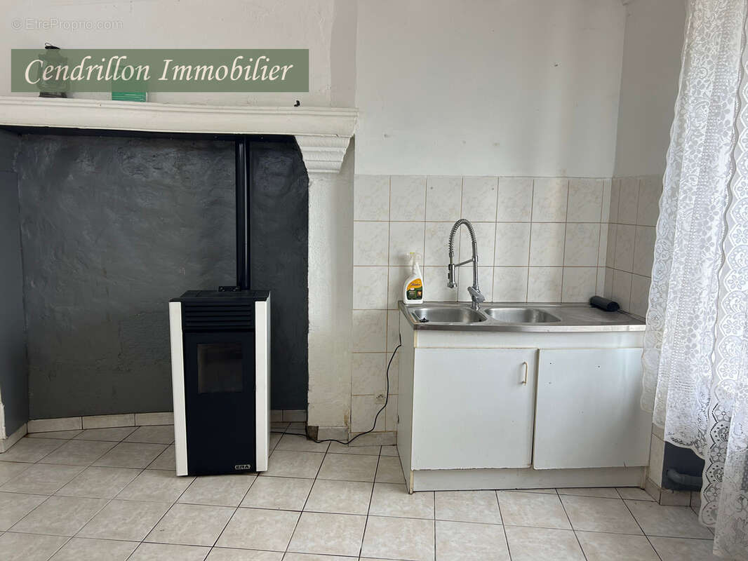 Maison de village en pierre, 3 chambres avec courette exterieur - photo 3