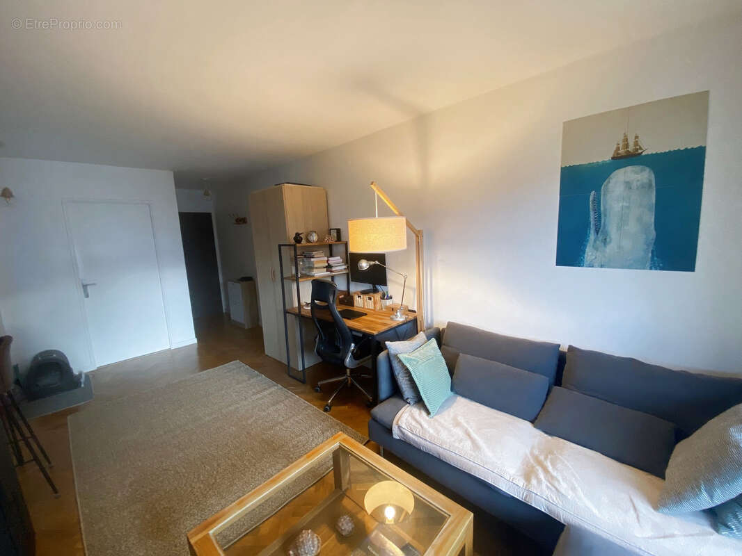 Appartement à COURBEVOIE