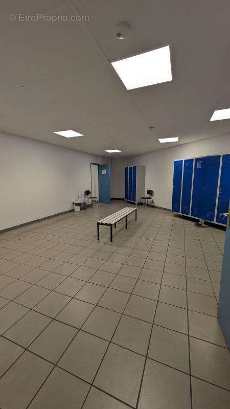 Commerce à DECAZEVILLE