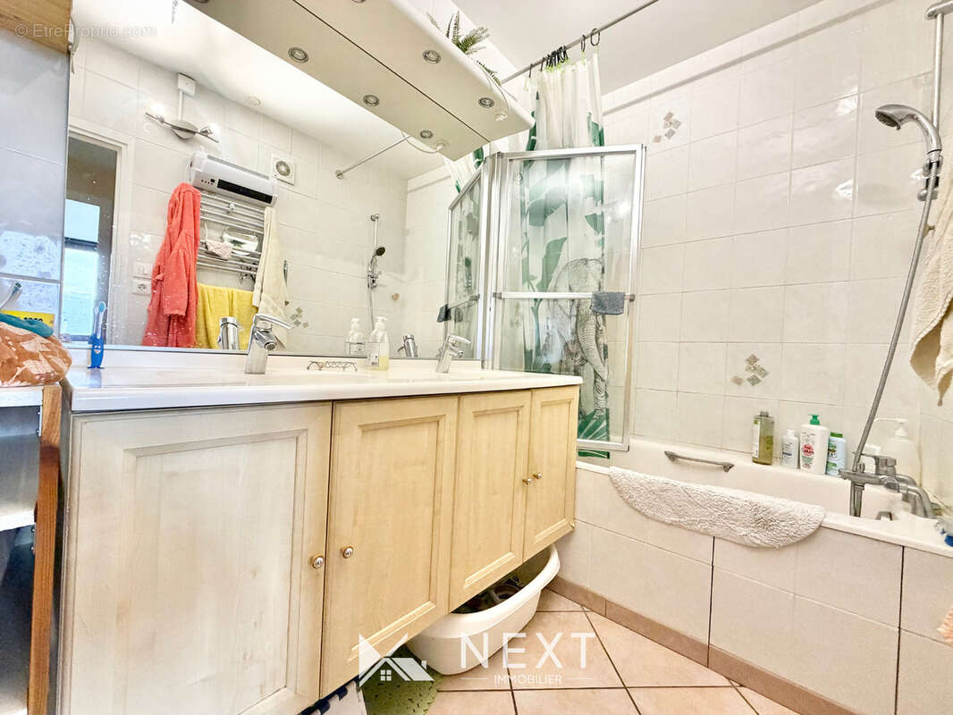 Appartement à SAINT-MARTIN-D'HERES