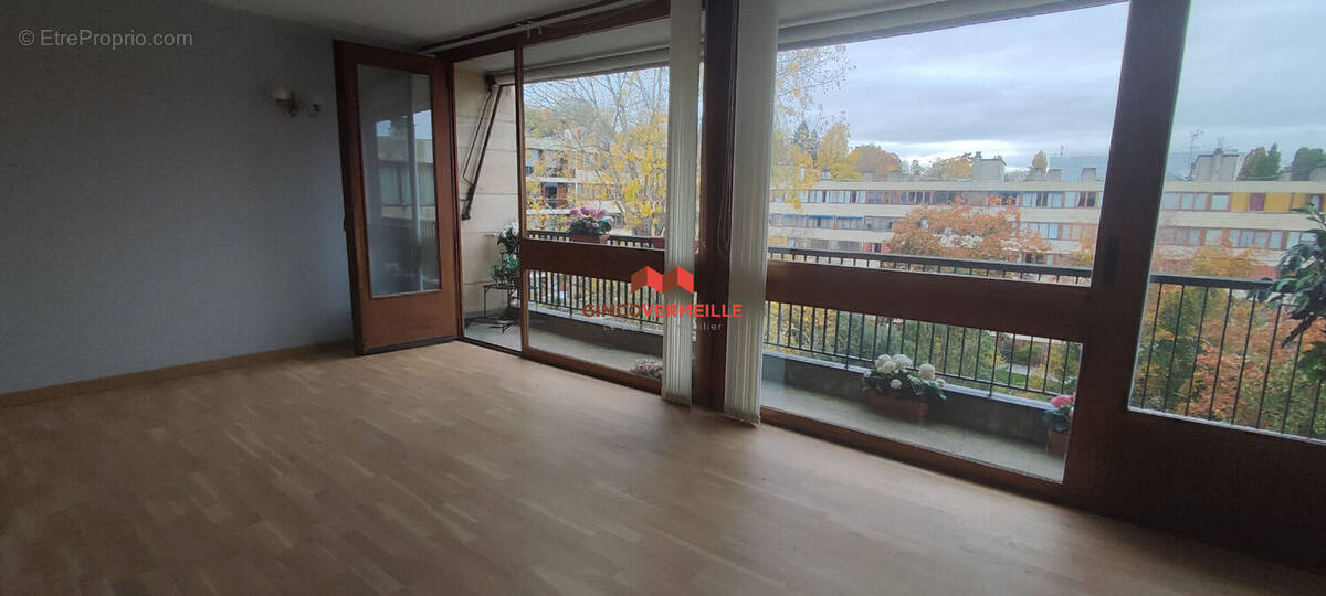 Appartement à LA CELLE-SAINT-CLOUD