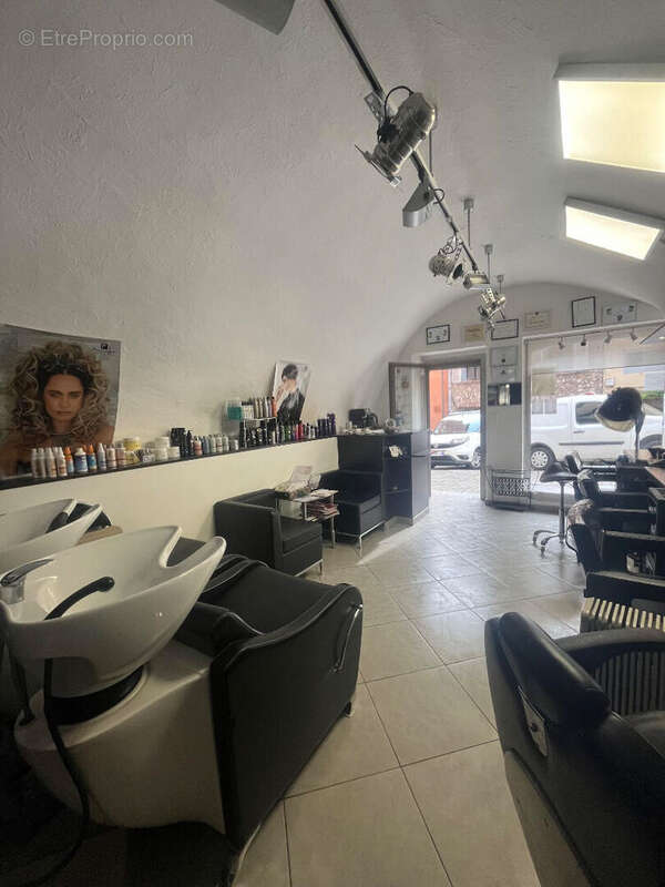 Commerce à GATTIERES