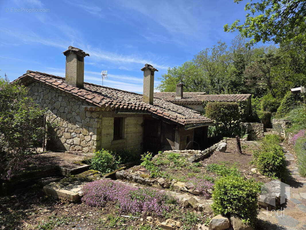 Maison à MIRMANDE