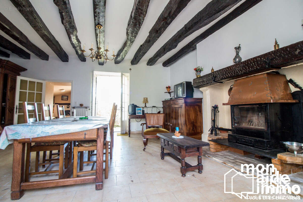 Maison à CORGNAC-SUR-L'ISLE