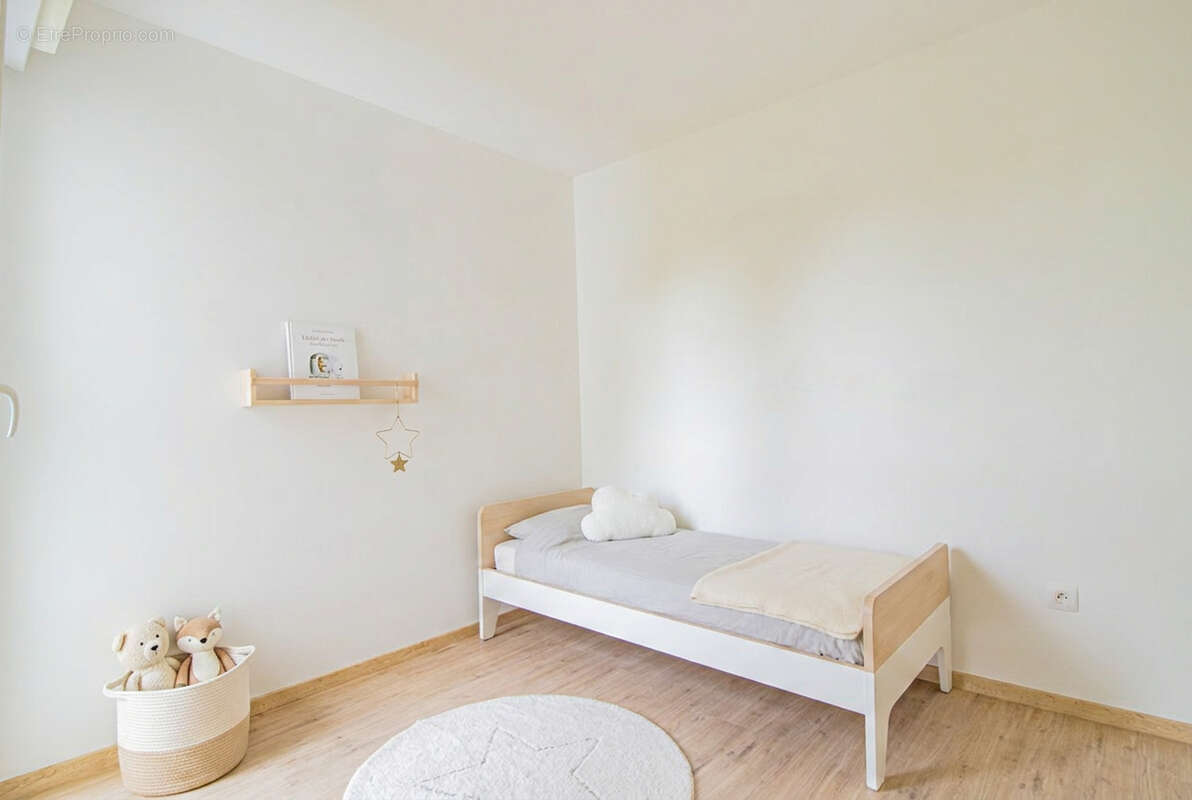 Appartement à AVRILLE