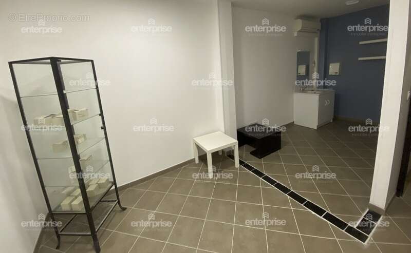 Bureaux / local commercial - 350m2 - le plessis-belleville - photo 9