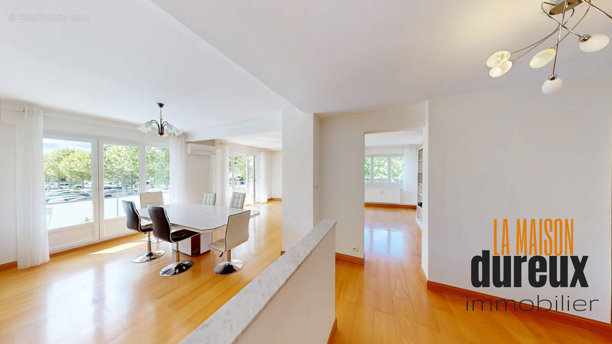 Appartement 124 m² à Gray  - photo 1