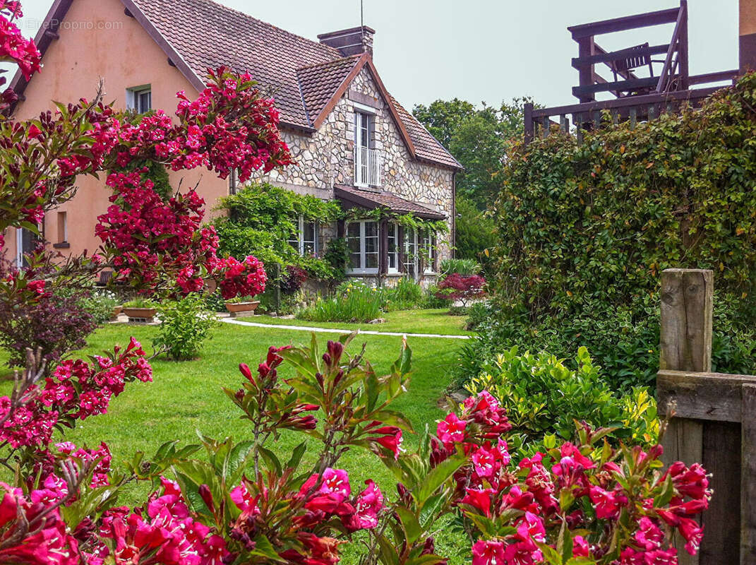 MANCHE : Maison de 3 chambres, gîte, lac et terrain dans un magnifique cadre champêtre. - photo 2