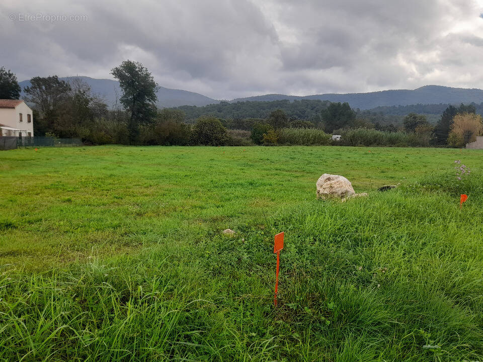 Terrain à PIGNANS