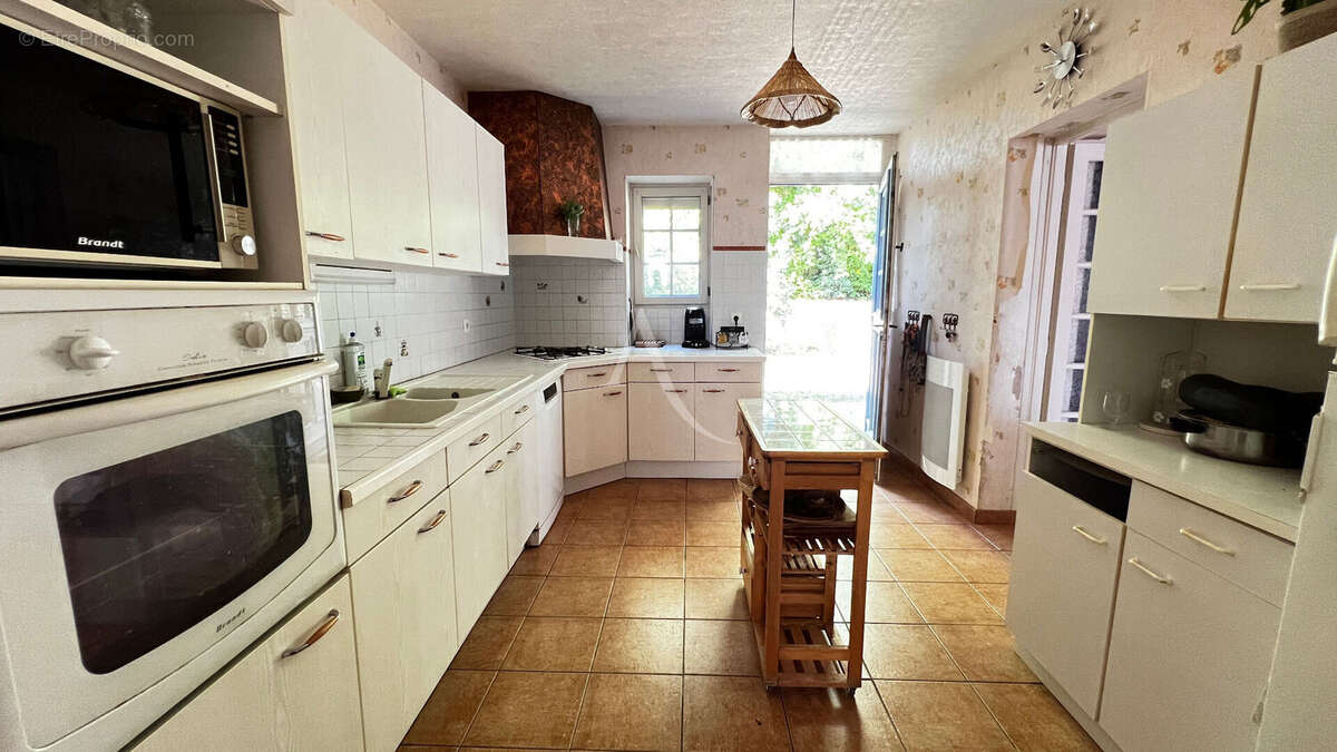 Maison en pierre Medis 170m² quartier très calme - photo 7