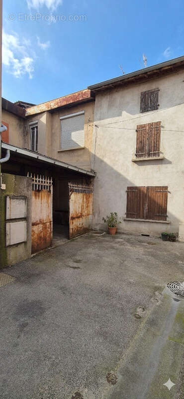 Maison à LA VERPILLIERE