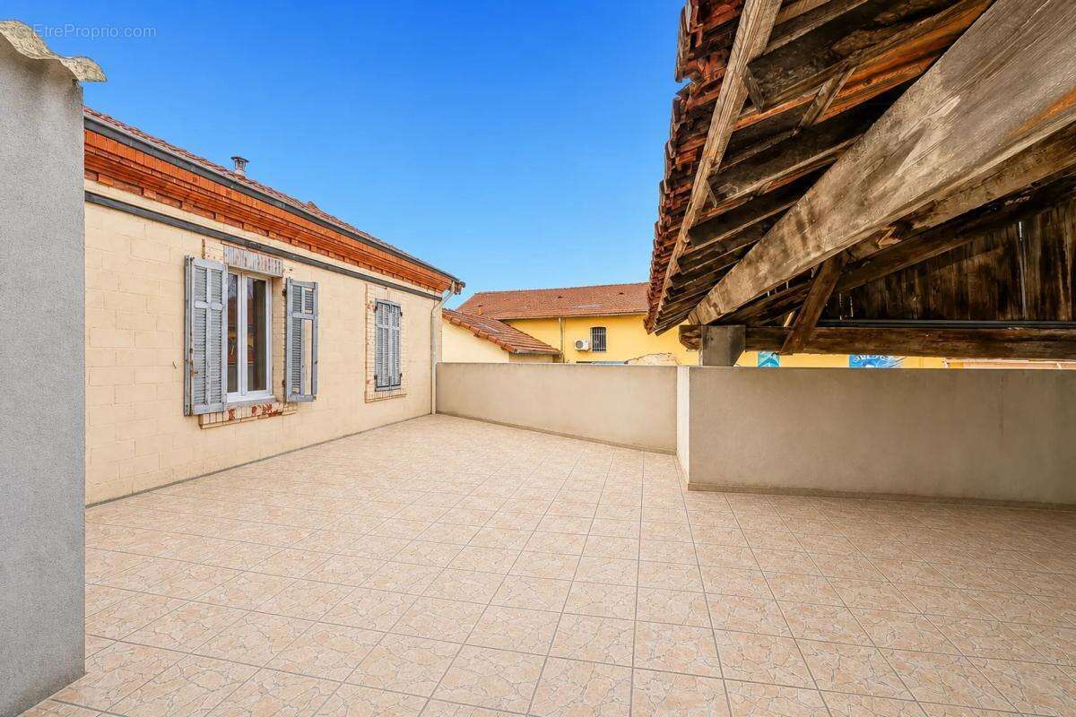 Maison de 183 m² avec dépendances - photo 12
