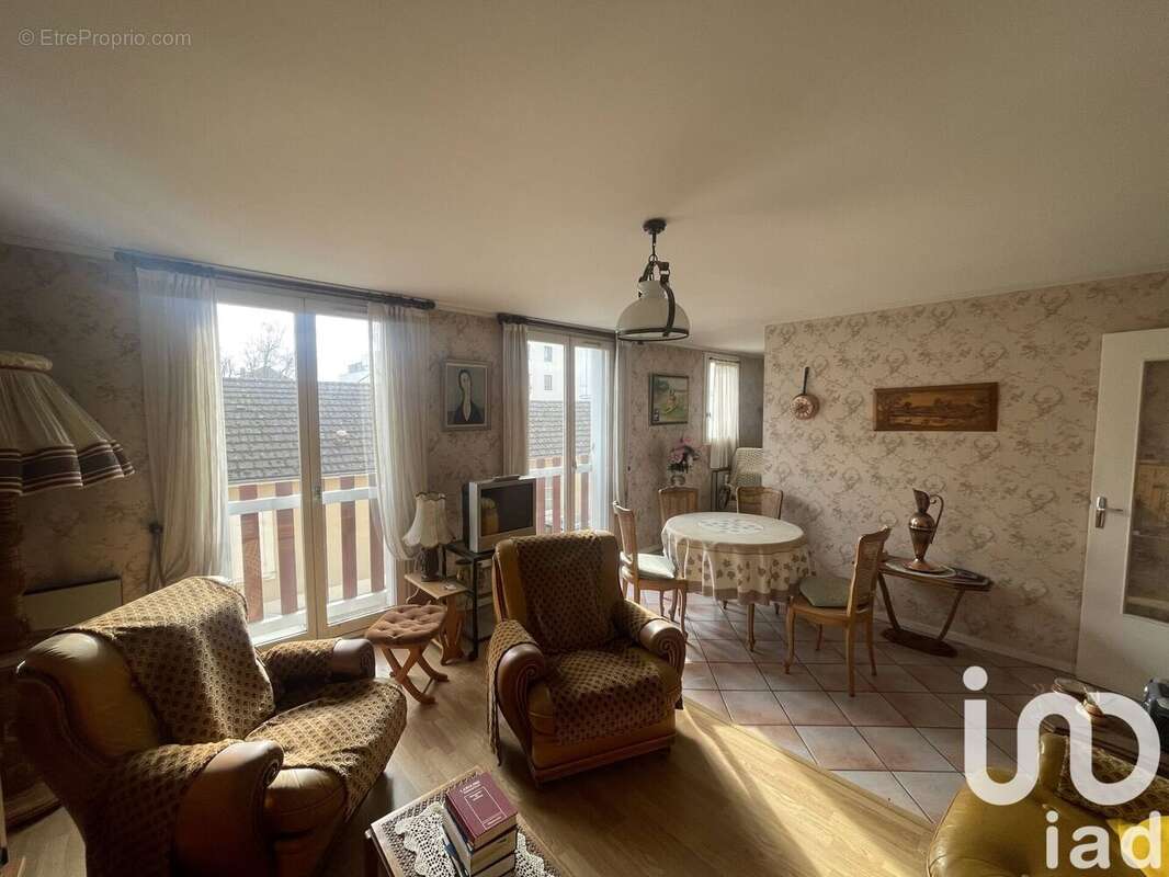 Photo 8 - Appartement à MONTEREAU-FAULT-YONNE