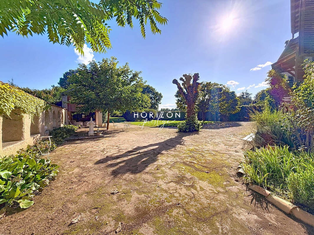 Maison à SAINT-DIDIER-SUR-CHALARONNE