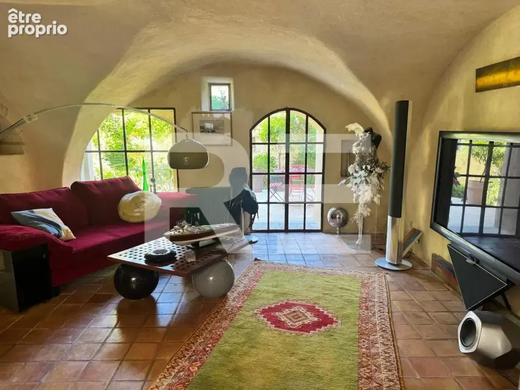 Belle maison de village avec patio, jardin, garage et T2 - photo 6