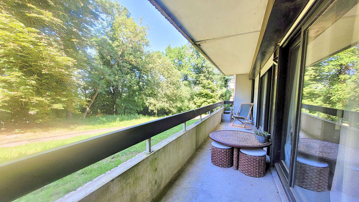 Appartement à LE COUDRAY-MONTCEAUX