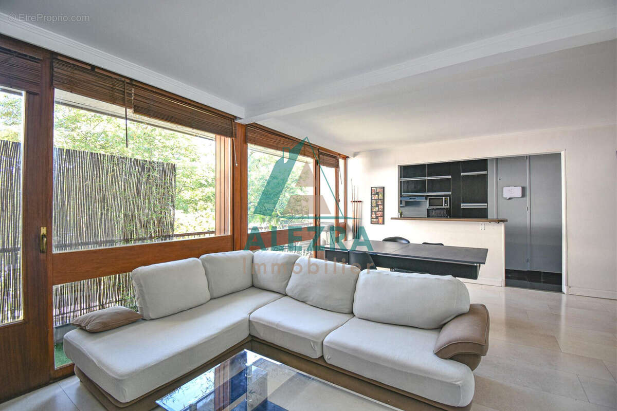 Appartement à LA CELLE-SAINT-CLOUD