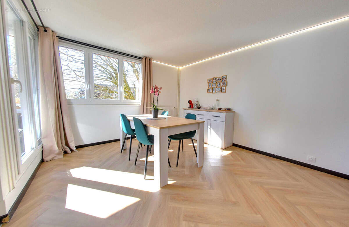 Appartement Moderne - F5 99.60 m2 - Roissy en Brie - photo 4
